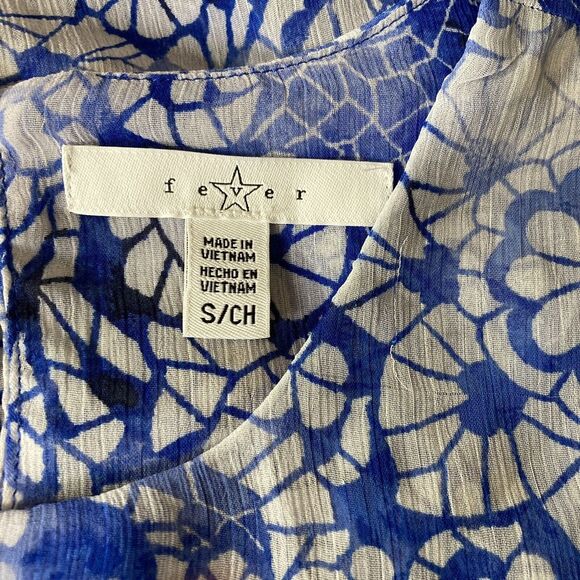 Fever Tunic Womens Small Blue White Floral Sleeveless Shirt Flowing‎ Hem NEW - Picture 11 of 11
